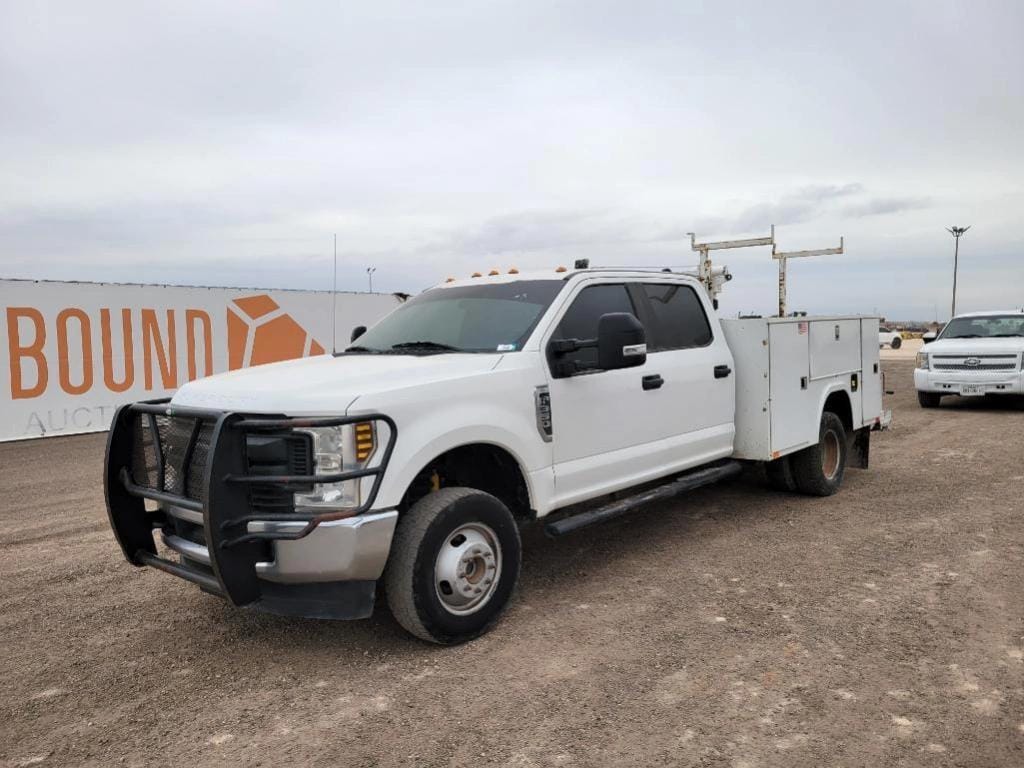 Ford F-350 Equipment Image0