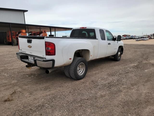 Image of Chevrolet 3500HD equipment image 4