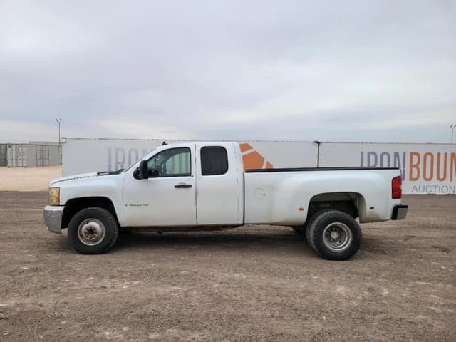 Image of Chevrolet 3500HD equipment image 1