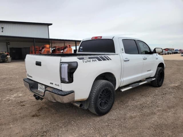 Image of Toyota Tundra equipment image 4