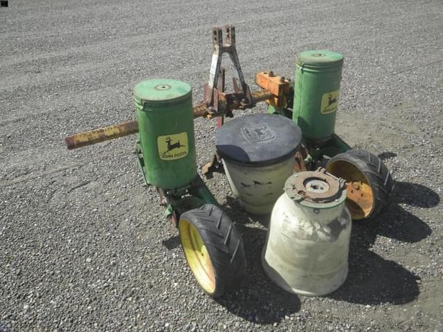 Image of John Deere 71 equipment image 4