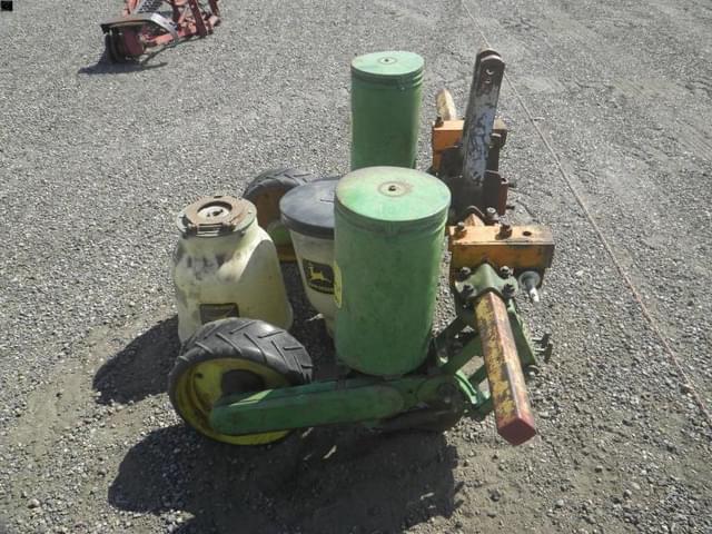 Image of John Deere 71 equipment image 2