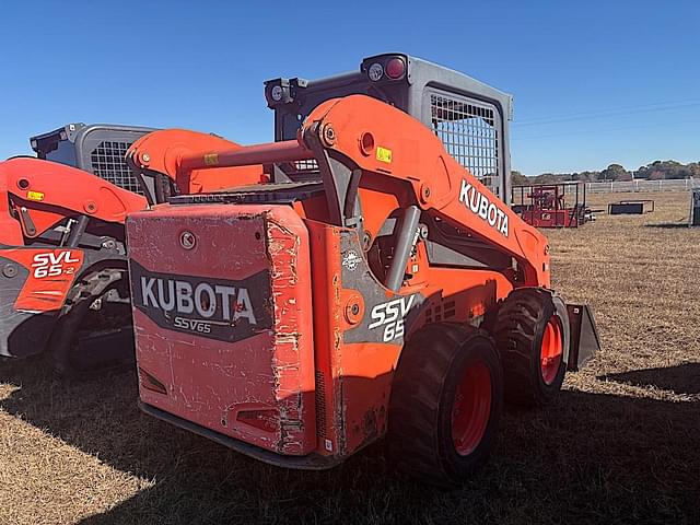 Image of Kubota SSV65 equipment image 4