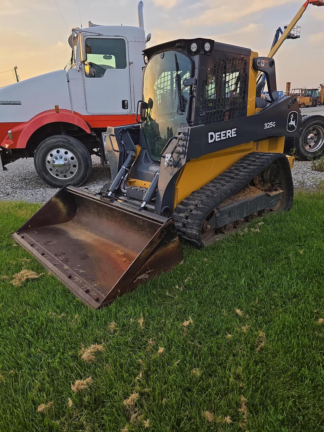 Image of John Deere 325G Primary image