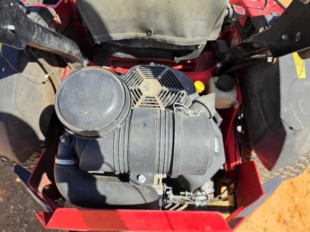 Image of Gravely Pro-Turn 260 equipment image 4