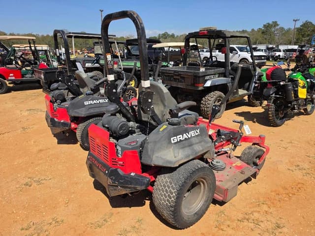 Image of Gravely Pro-Turn 260 equipment image 3