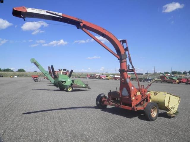 Image of New Holland 880 equipment image 3