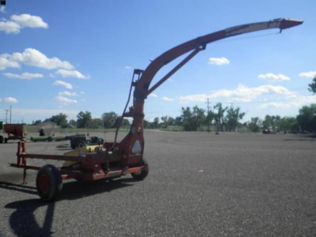 Image of New Holland 880 equipment image 2