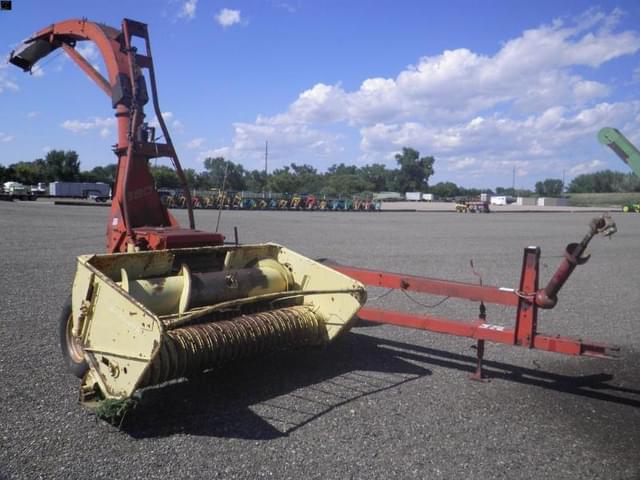 Image of New Holland 880 equipment image 1