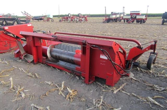 Image of International Harvester 810 equipment image 3