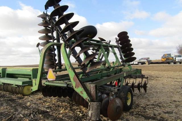 Image of John Deere 230 equipment image 3