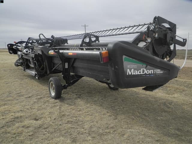 Image of MacDon FD70 equipment image 2