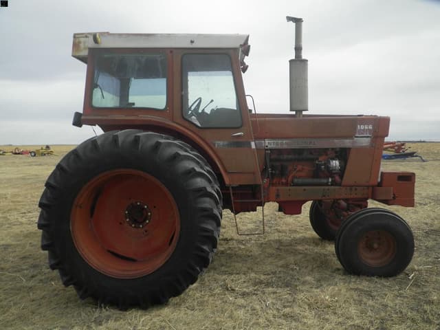 Image of International Harvester 1066 equipment image 3