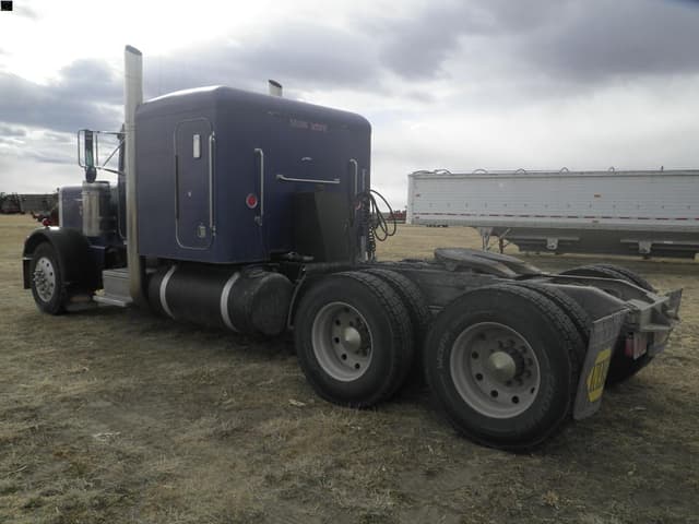 Image of Peterbilt 359 equipment image 4