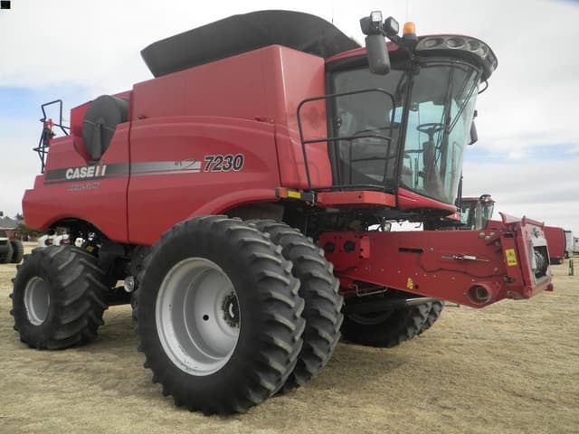 Image of Case IH 7230 equipment image 2