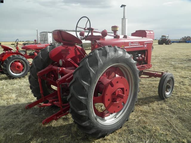 Image of Farmall M equipment image 4