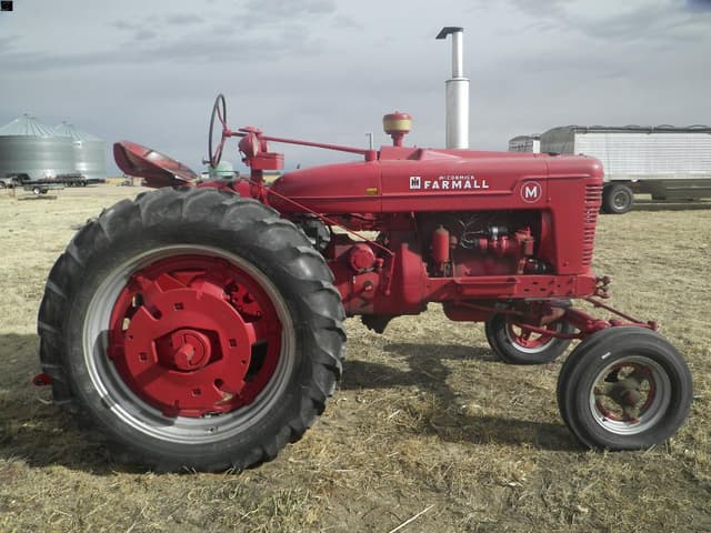 Image of Farmall M equipment image 3