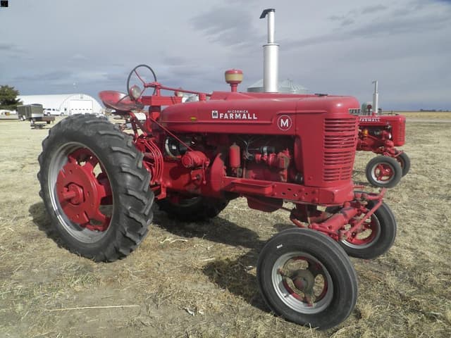 Image of Farmall M equipment image 2