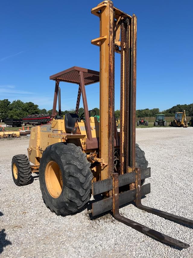 Image of Case 585E equipment image 1