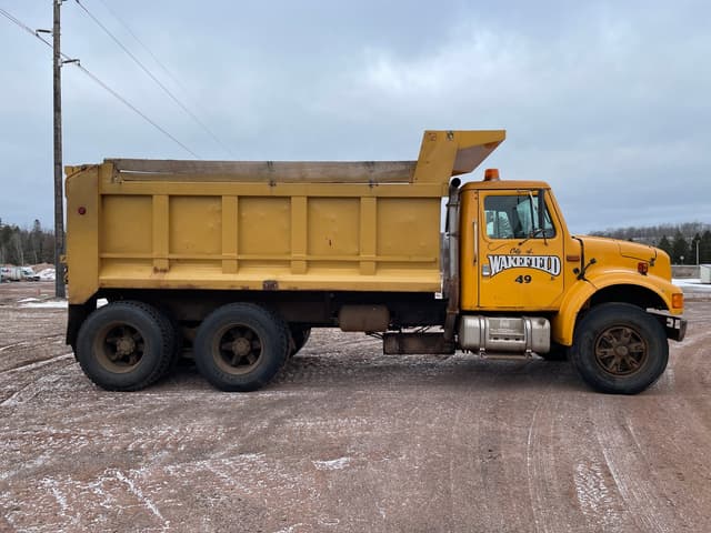 Image of International 4900 equipment image 3