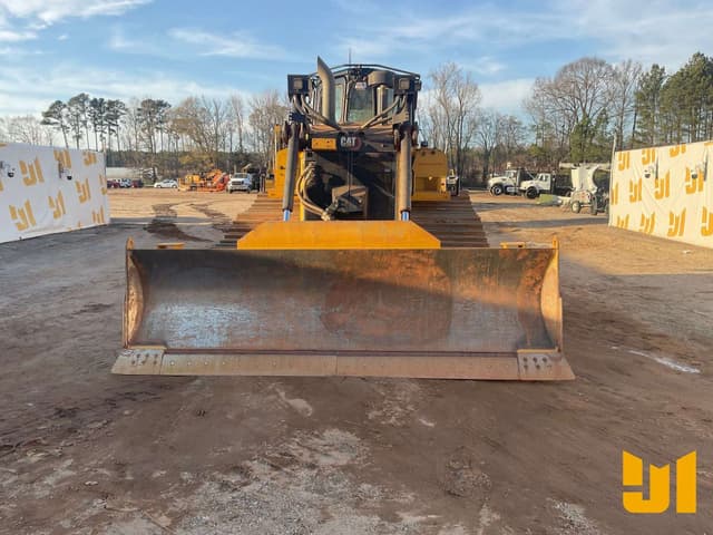 Image of Caterpillar D6T equipment image 1