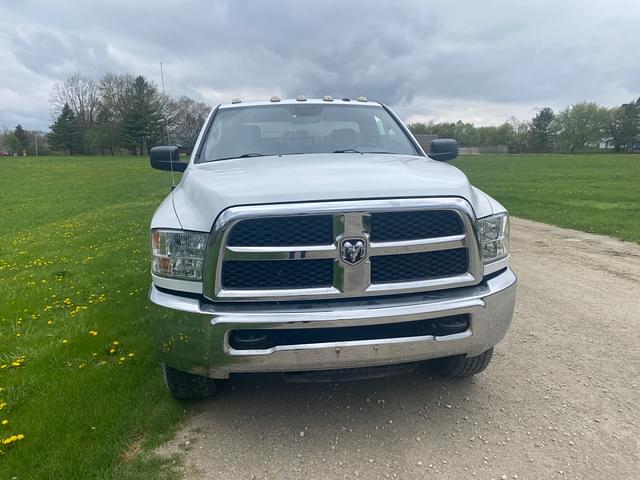 Image of Dodge Ram 2500 equipment image 2