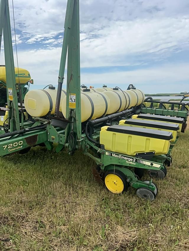 Image of John Deere 7200 equipment image 4