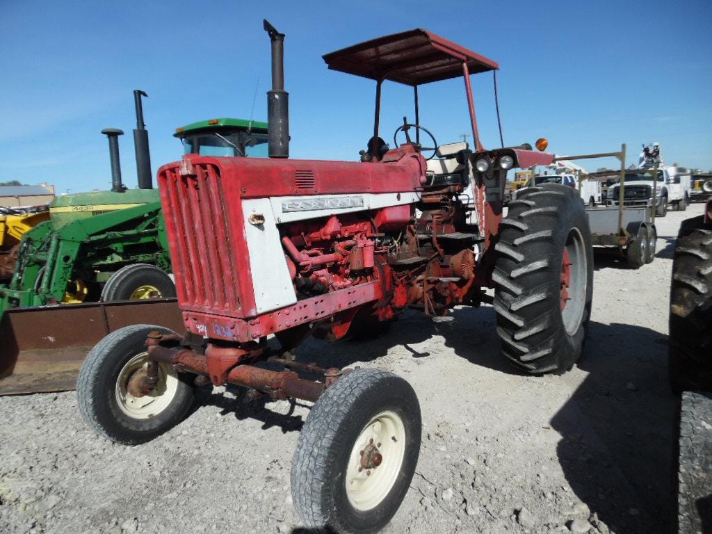 Main image International Harvester 806