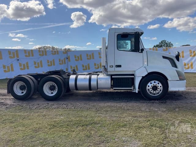 Image of Volvo VNL equipment image 3