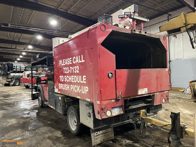 Image of Ford F-550 equipment image 3