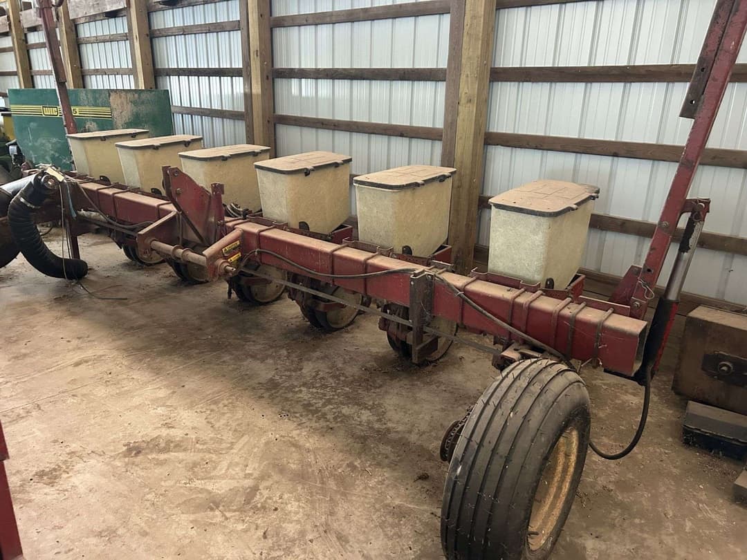 Image of International Harvester 800 Primary image