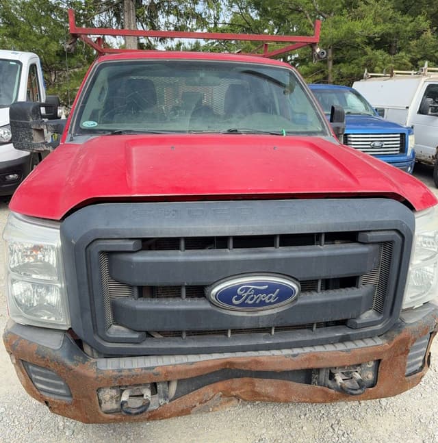 Image of Ford F-250 equipment image 2