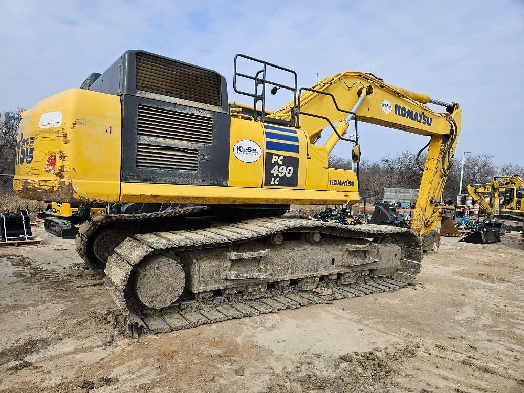 Image of Komatsu PC490LC-11 Primary image