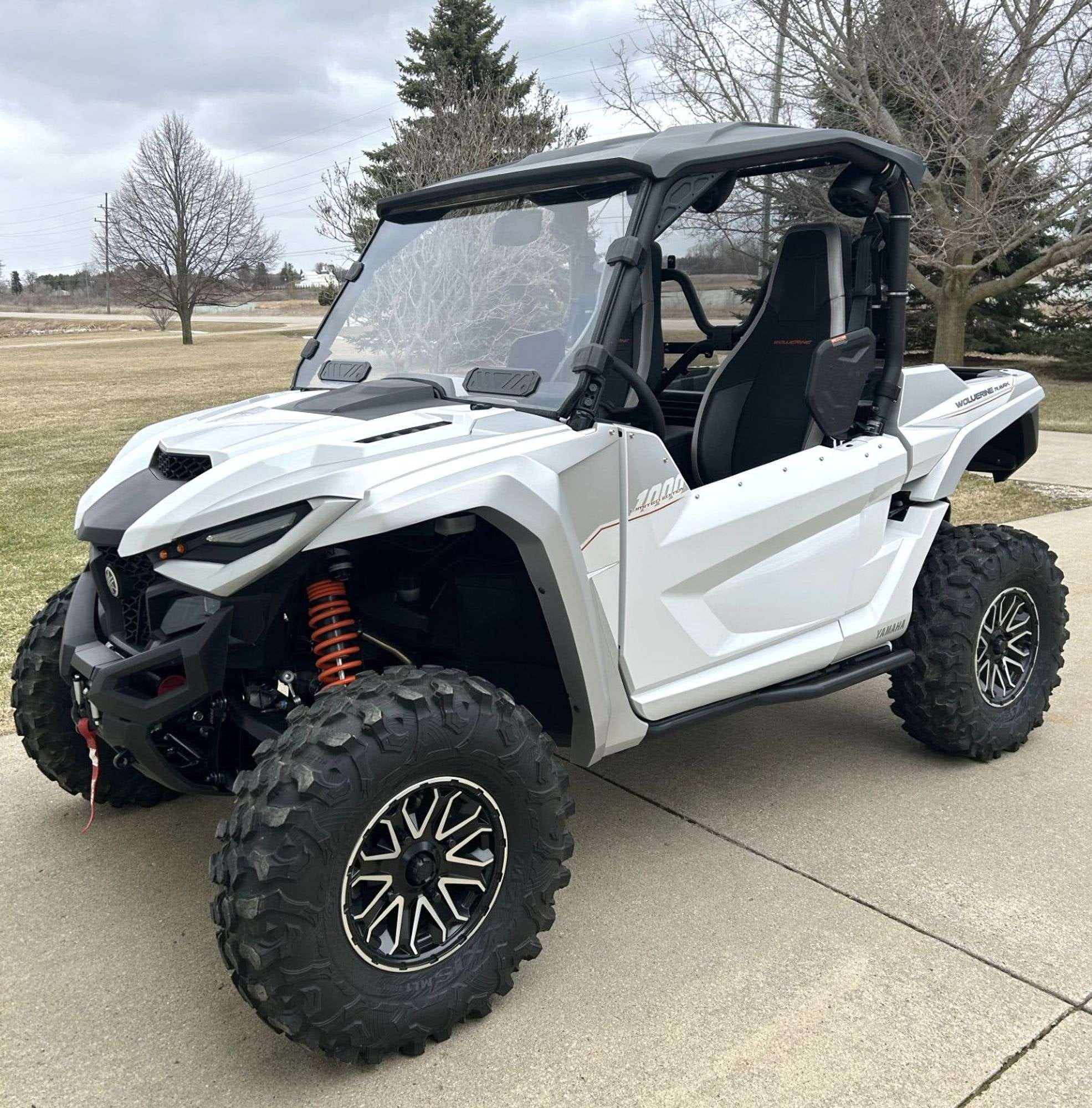 2022 Yamaha Wolverine RMAX 1000 Equipment Image0