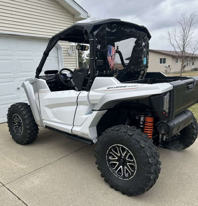 Image of Yamaha Wolverine RMAX 1000 equipment image 1