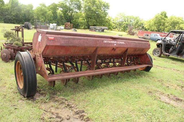 Image of International Harvester 510 equipment image 2