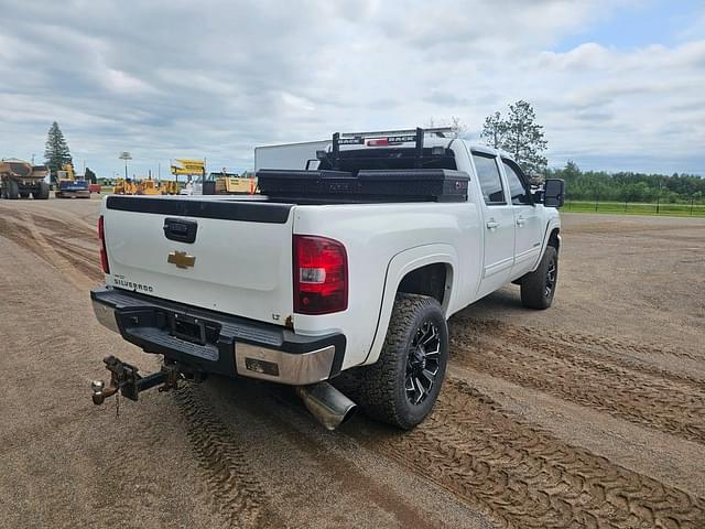 Image of Chevrolet 2500 equipment image 4