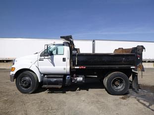 2013 Ford F-750 Equipment Image0