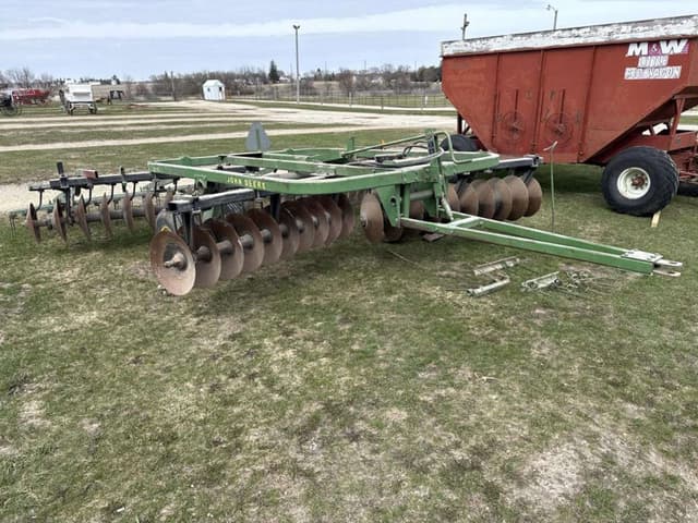 Image of John Deere 215 equipment image 1