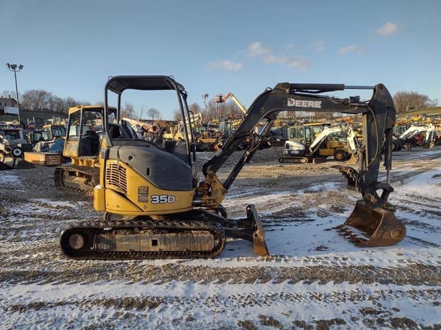 Image of John Deere 35D equipment image 2
