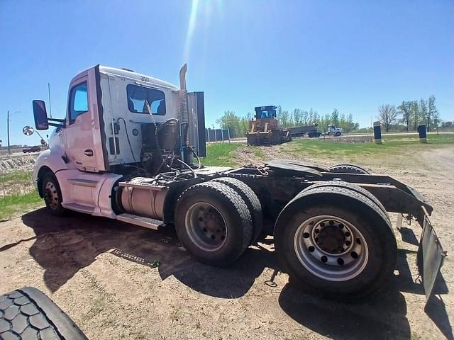 Image of Kenworth T680 equipment image 1