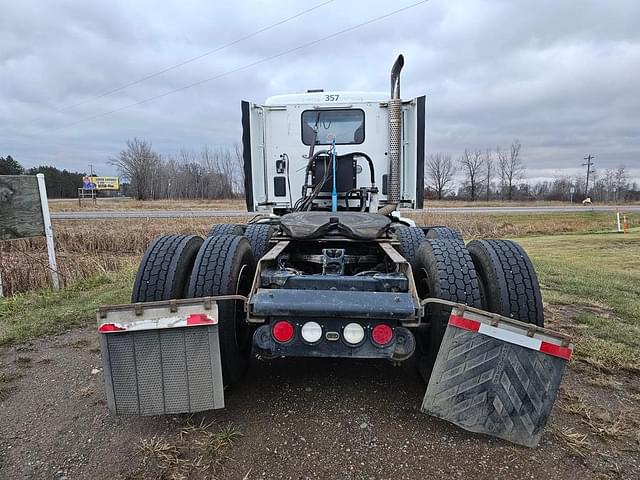 Image of Kenworth T680 equipment image 3