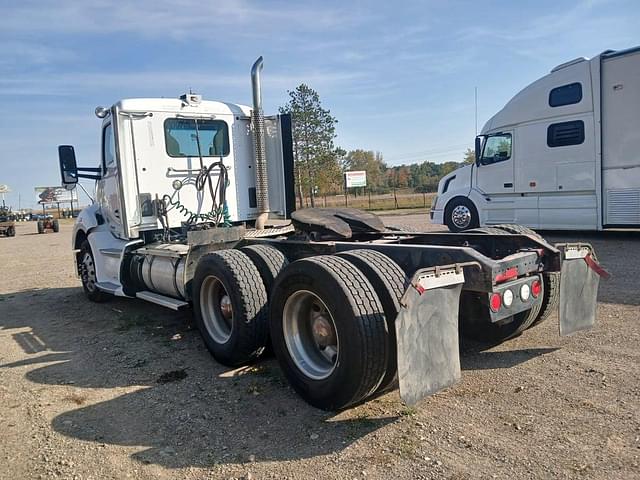 Image of Kenworth T680 equipment image 2