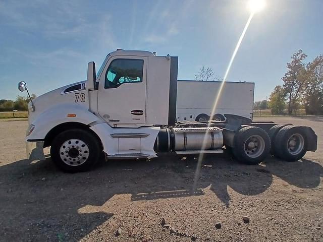 Image of Kenworth T680 equipment image 1