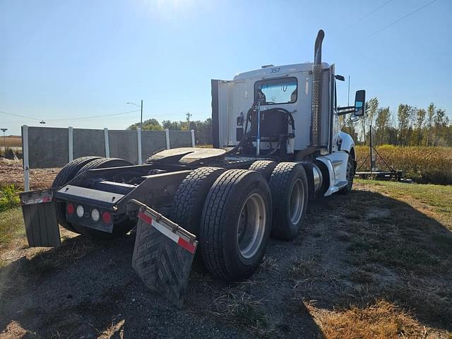 Image of Kenworth T680 equipment image 4