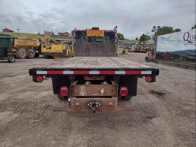 Image of Peterbilt 337 equipment image 3