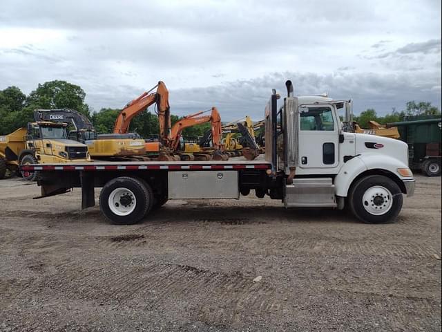 Image of Peterbilt 337 equipment image 2