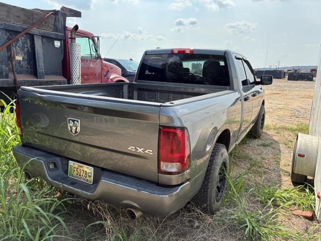 Image of Dodge Ram 1500 equipment image 2