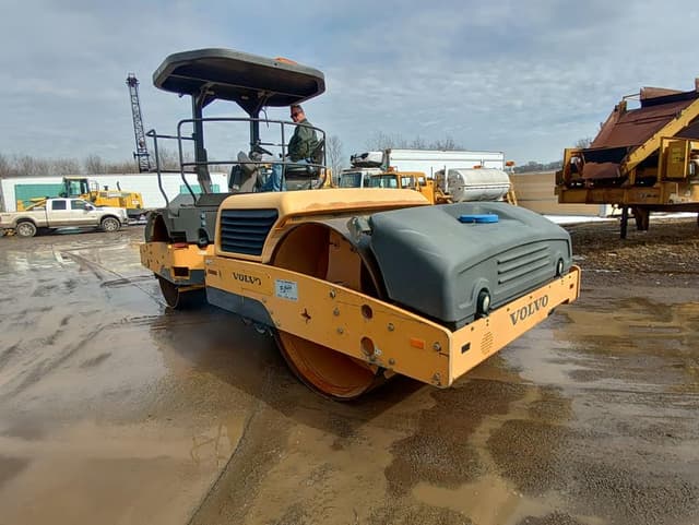 Image of Volvo DD132HF equipment image 2