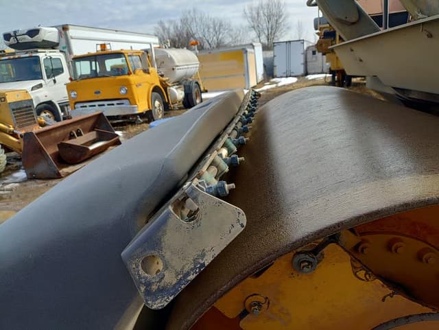 Image of Volvo DD132HF equipment image 3